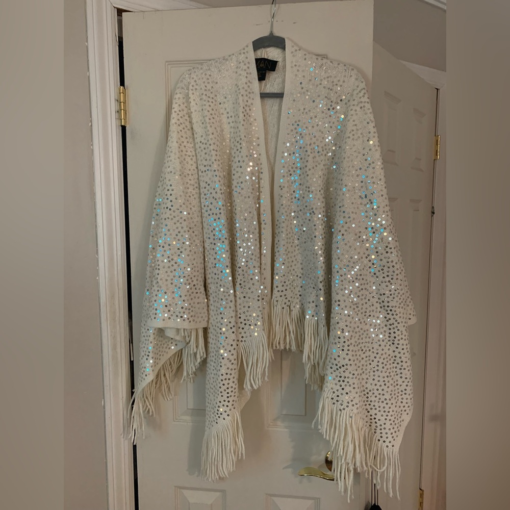 Woman’s sequin cape/wrap. Brand-Iman. One size